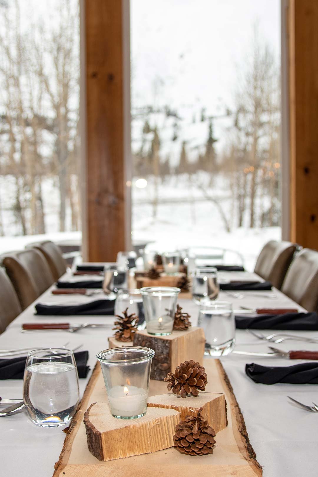 A set dining table with decor at the Tsaina Lodge restaurant