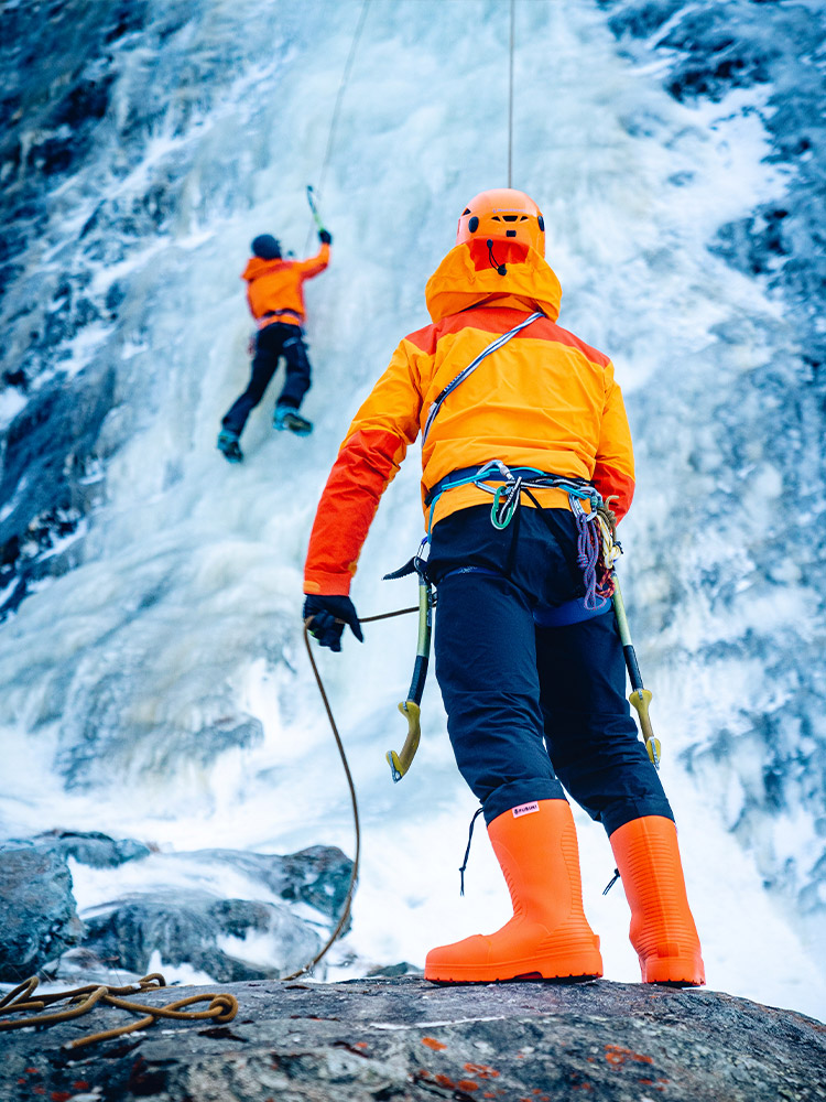 ice wall ice climbing rock climbing escalade glacier